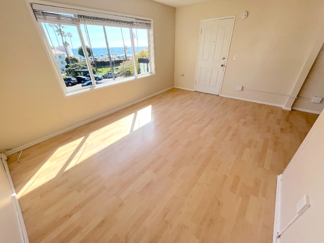 Photo - 270 Cliff Dr Apartment