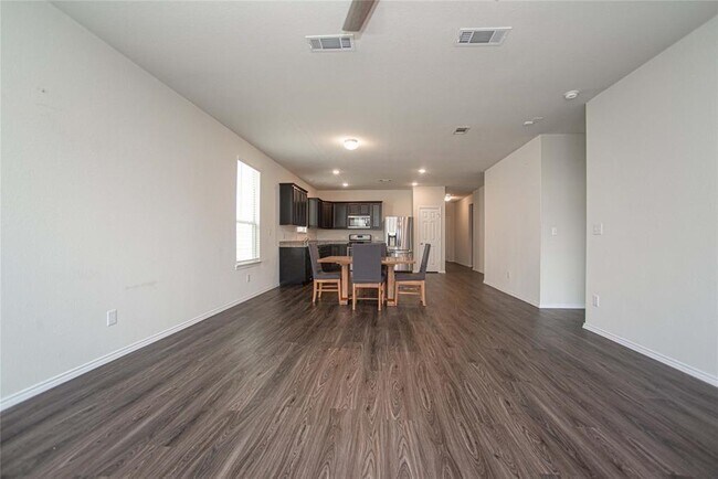 Foto del edificio - 4252 Pine Still Rd