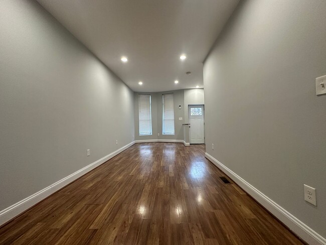 Building Photo - Beautiful Three-Bedroom House in Baltimore