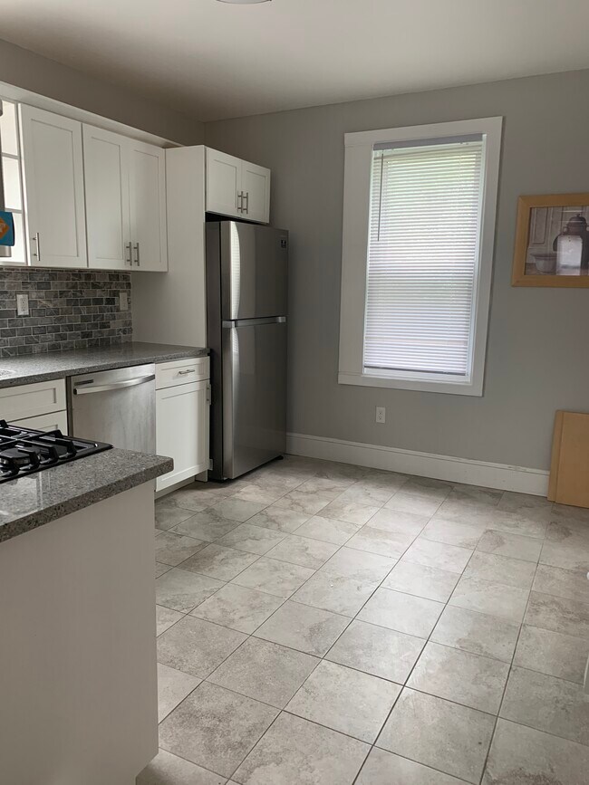 Building Photo - 94 Hill St