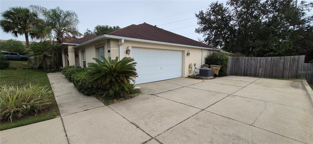 Foto del edificio - 10037 Crenshaw Cir