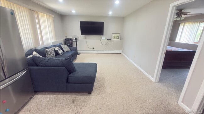 Building Photo - 9 Florus Crom Ct