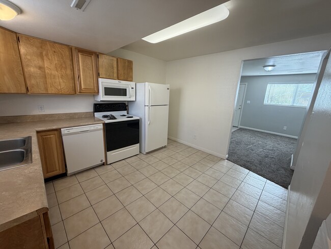 Building Photo - 1011 N 235 W