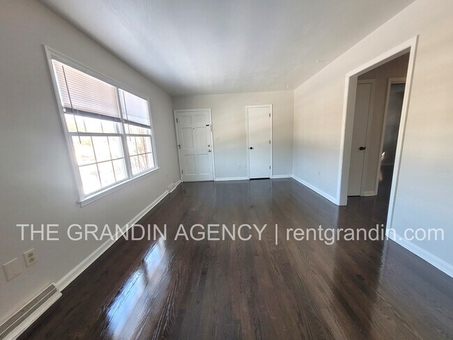 Foto del edificio - 1109 Mountain View Rd