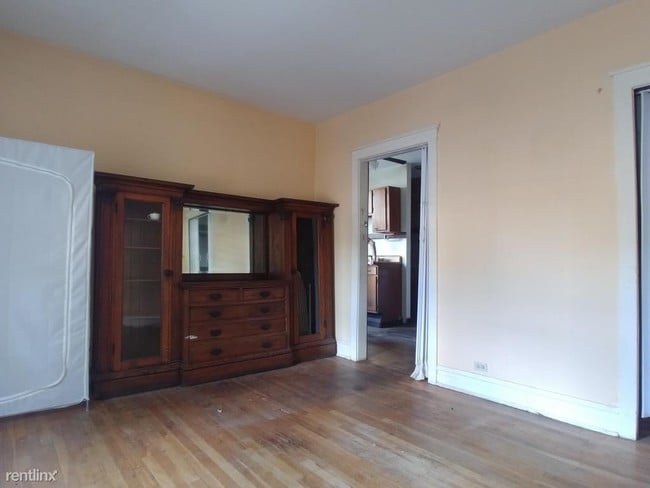 Building Photo - 4738 N Beacon St