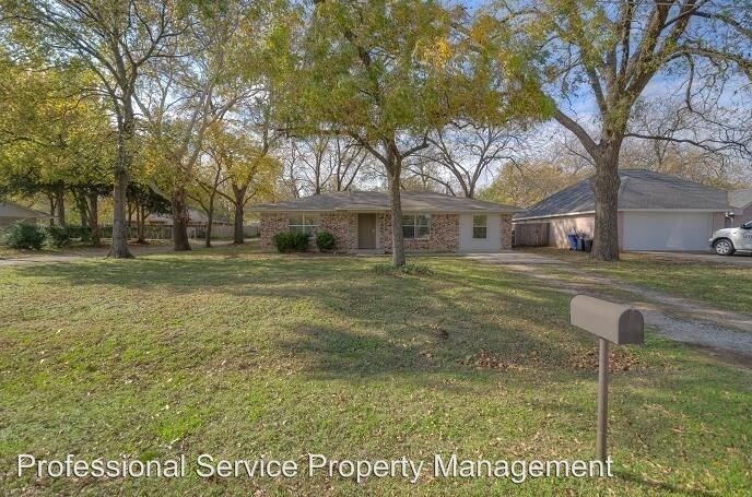 Primary Photo - 3 br, 1 bath House - 501 N Main Street