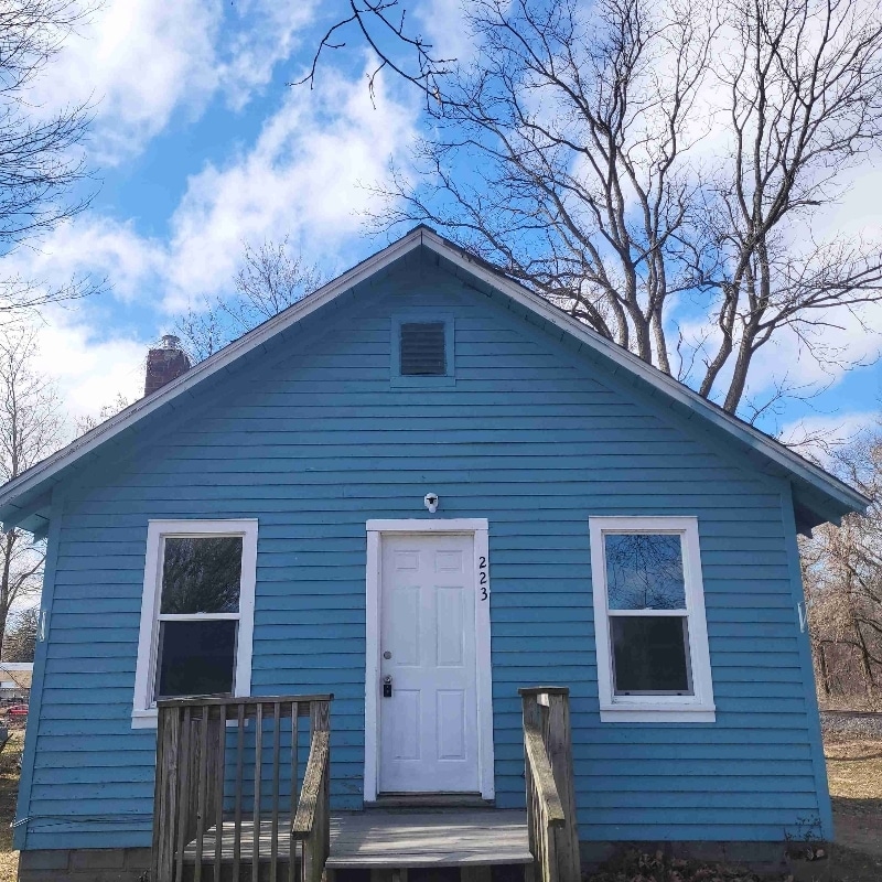 223 N Pleasant St, Watervliet, MI 49098 House Rental in Watervliet
