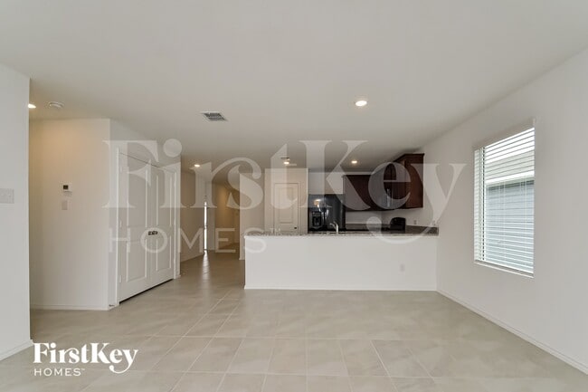 Foto del edificio - 1333 Plum Rd