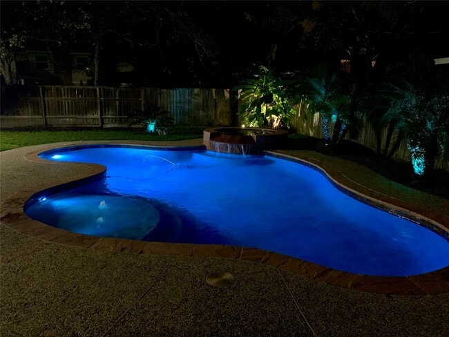 Building Photo - 403 Brenda Ln