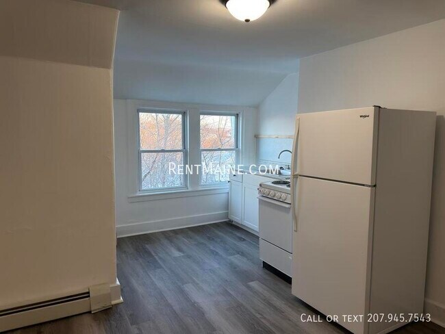 Foto del edificio - 36 Third St Apt.