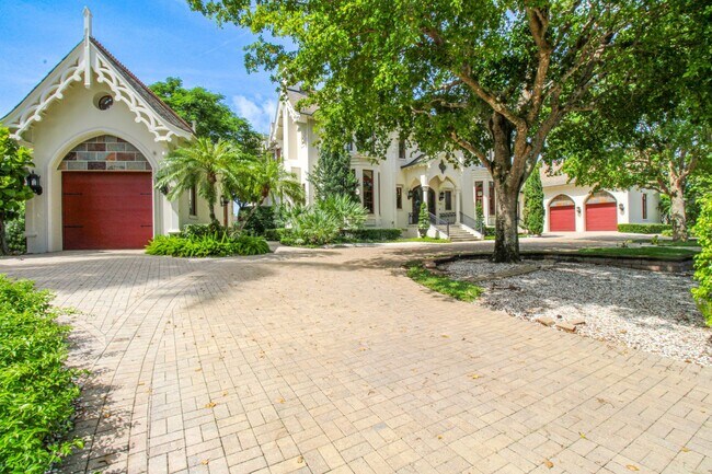Foto del edificio - ** AQUALANE SHORES CUSTOM-DESIGNED 4 BEDROOM/5.5 BATH PRIVATE POOL HOME ** SEASONAL ** LUXURY ** ...