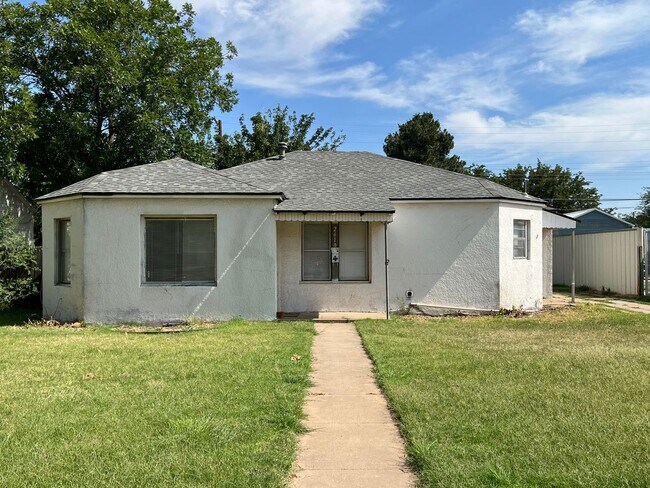 Building Photo - 2 Bedroom Home Located In Tech Terrace!