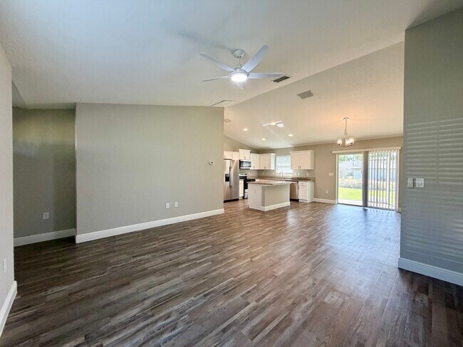 Foto del edificio - 5 Spring Lake Ln