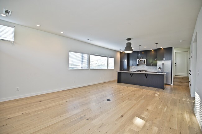 Foto del edificio - 730 W Stone St