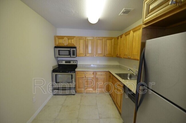 Foto del edificio - 4018 Versailles Dr