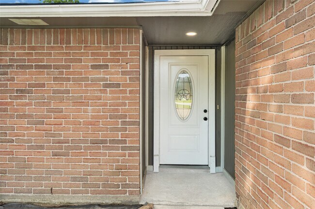 Foto del edificio - 13439 White Cliff Dr