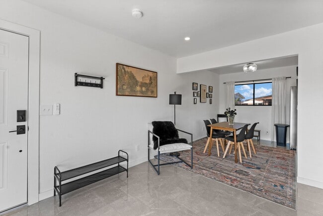 Foto del edificio - 2520 Haller St