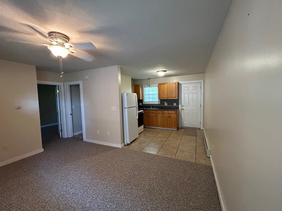 31 W Old Orchard Ave Unit 2, Old Orchard Beach, ME 04064 31 W Old