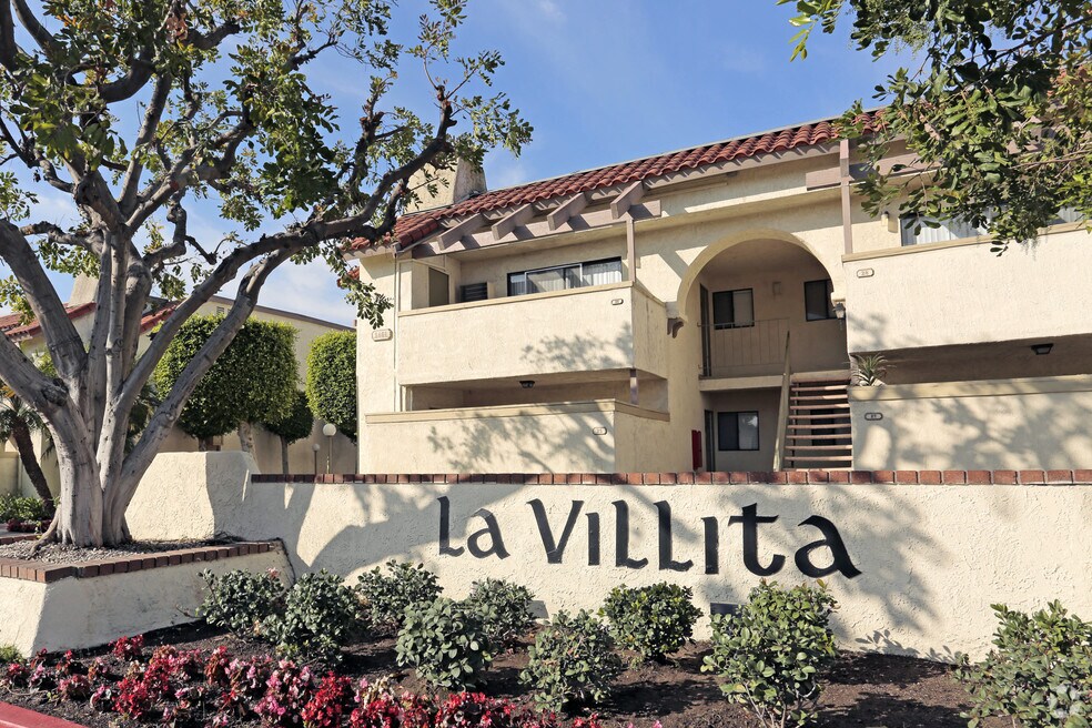 Woodside Village Apartments Rentals West Covina, CA
