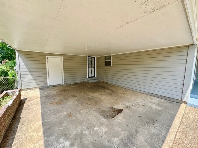Foto del edificio - 4140 Crain Rd
