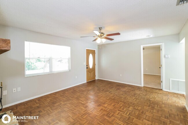 Building Photo - 1486 Everest Rd