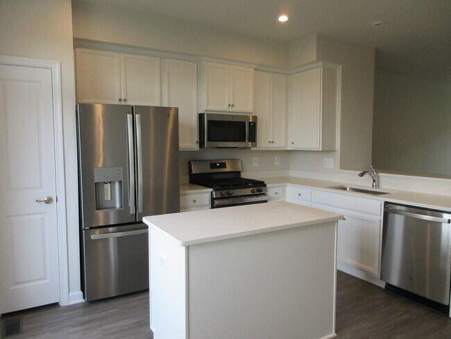 Building Photo - 2083 Elm Tree Ct