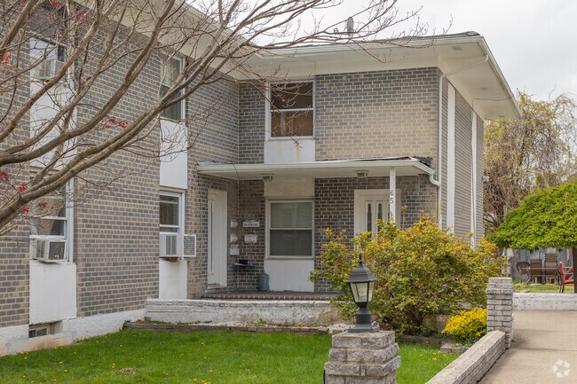 Building Photo - 63 Titus Ave
