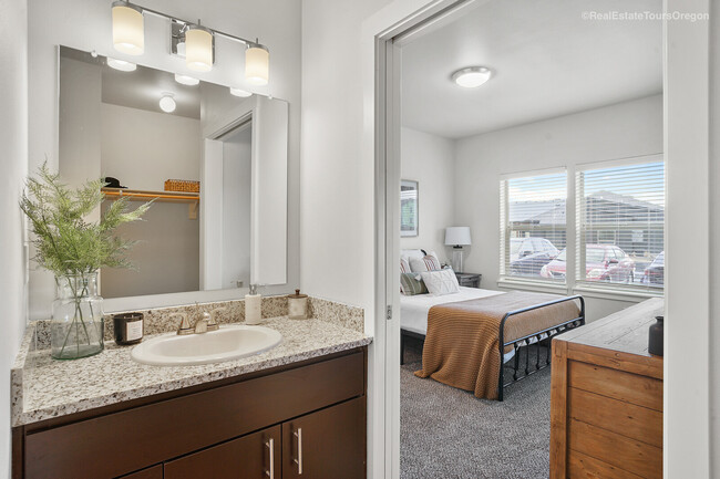 2x2 Primary Bathroom - Reserve at Hunters Ridge