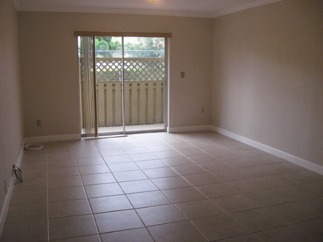 Building Photo - 8650 SW 109th Ave