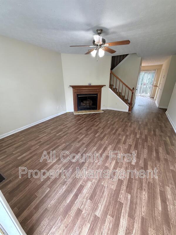 Foto del edificio - 1183 Red Oak Cove