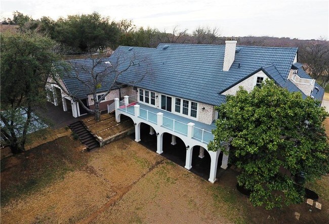 Foto del edificio - 3904 Tally Ho Dr