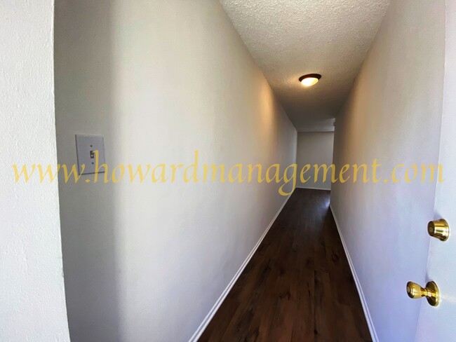 Building Photo - 3854 Mentone Ave