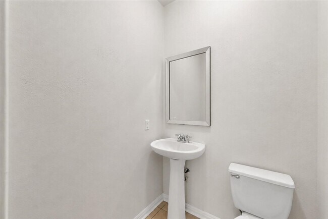 Foto del edificio - 1443 Meadowhigh Ln