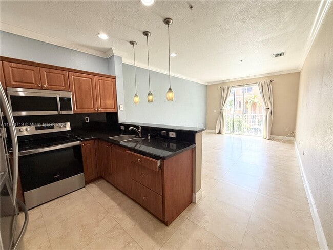 Foto del edificio - 17650 NW 73rd Ave