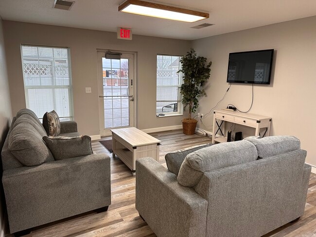 Building Photo - Michael Heights