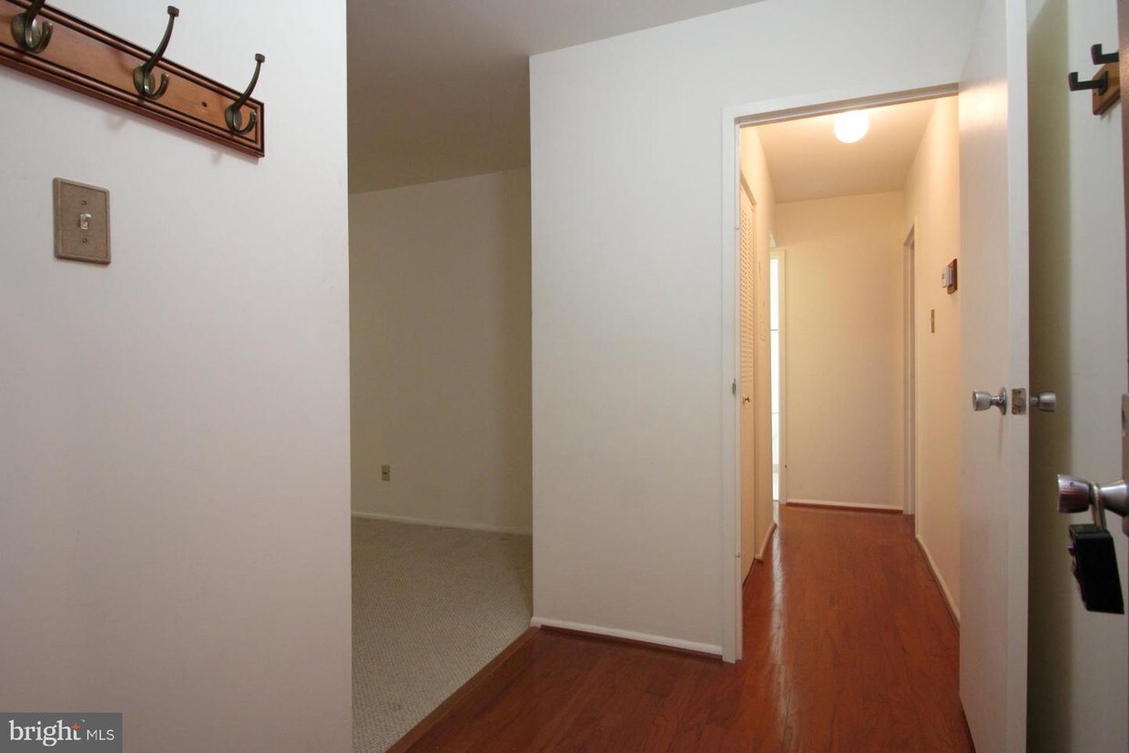 2012 Colts Neck Rd Unit 12A, Reston, VA 20191 Room for Rent in Reston