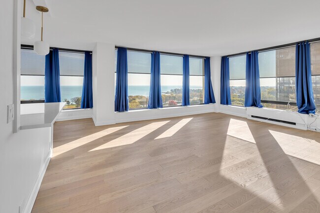 Foto del edificio - 5445 N Sheridan Rd