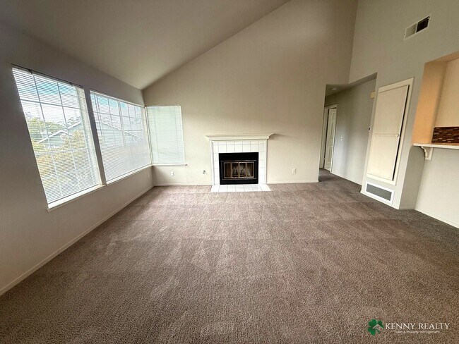 Foto del edificio - Remodeled 2-Bedroom Home with City Views in Daly City