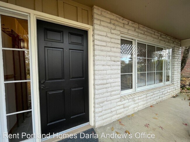 Foto del edificio - 3 br, 3 bath House - 4290 NW Columbia Ave.