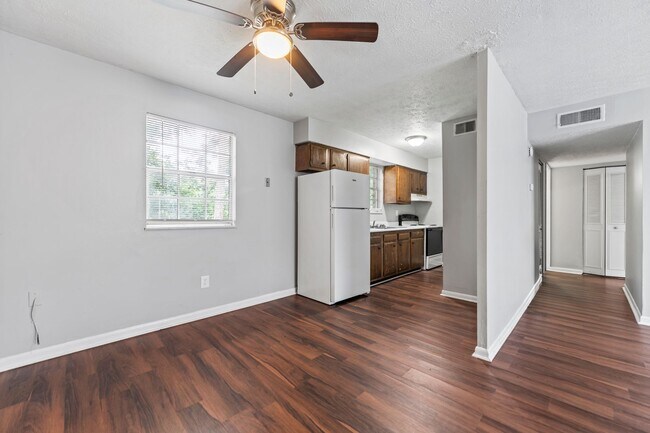 Building Photo - 12513 E Orell Rd