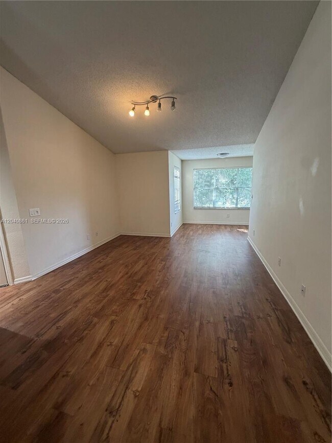 Foto del edificio - 12950 Vista Isles Dr