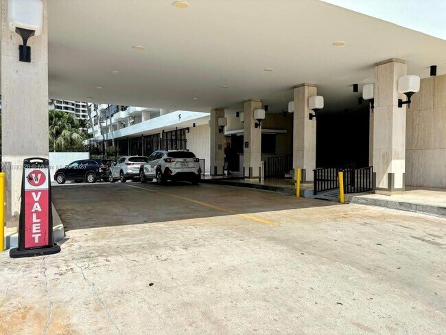 Foto del edificio - 500 Three Islands Boulevard