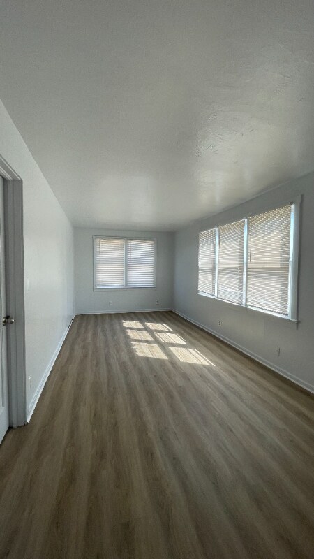 Foto del edificio - 317 E Franklin Ave