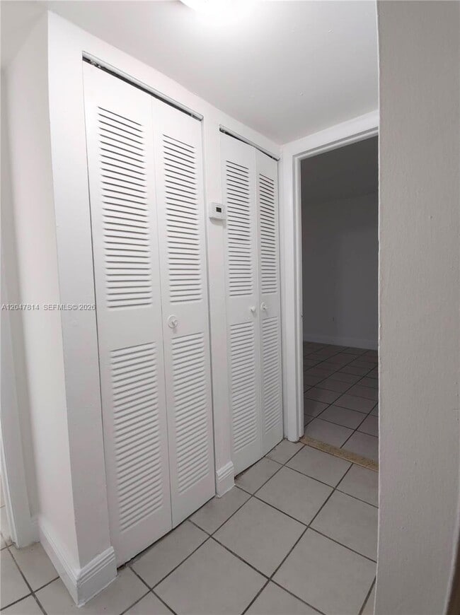 Foto del edificio - 1265 W 24th St