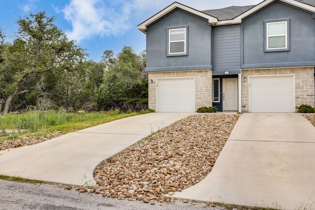 Foto del edificio - 21422 Santa Carlo Ave