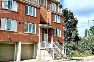 Building Photo - 21 Elgin Mills Rd W