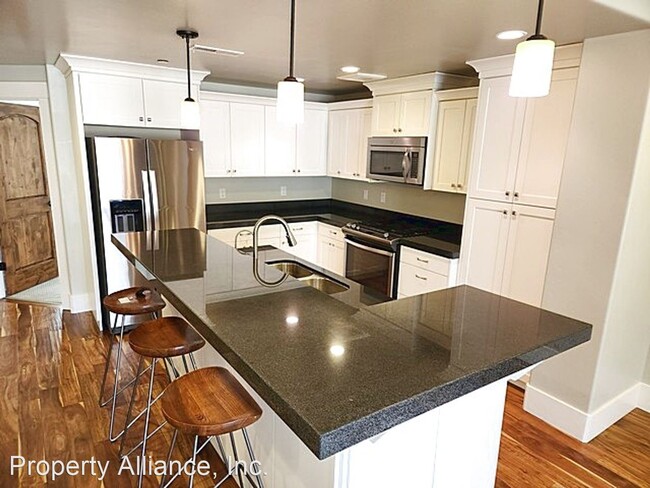 Foto del edificio - 3 br, 3 bath House - 768 W. Holliday Drive