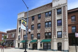 Building Photo - 4856 N Damen Ave
