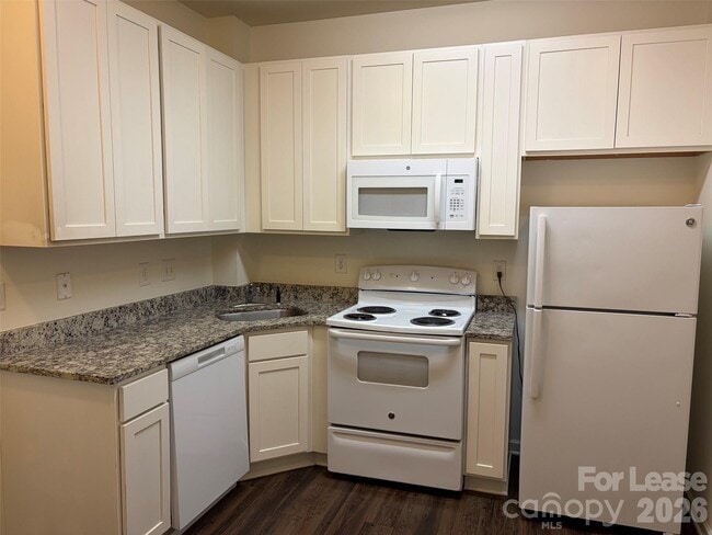 Building Photo - 17905 Delmas Dr