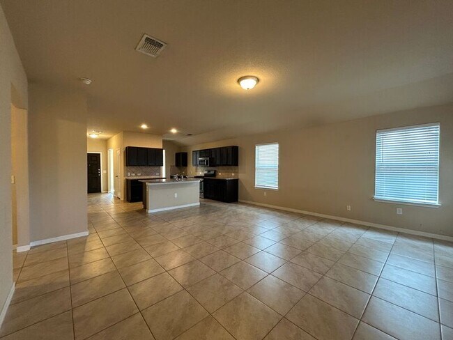 Foto del edificio - 6608 Swamp Mallow Dr